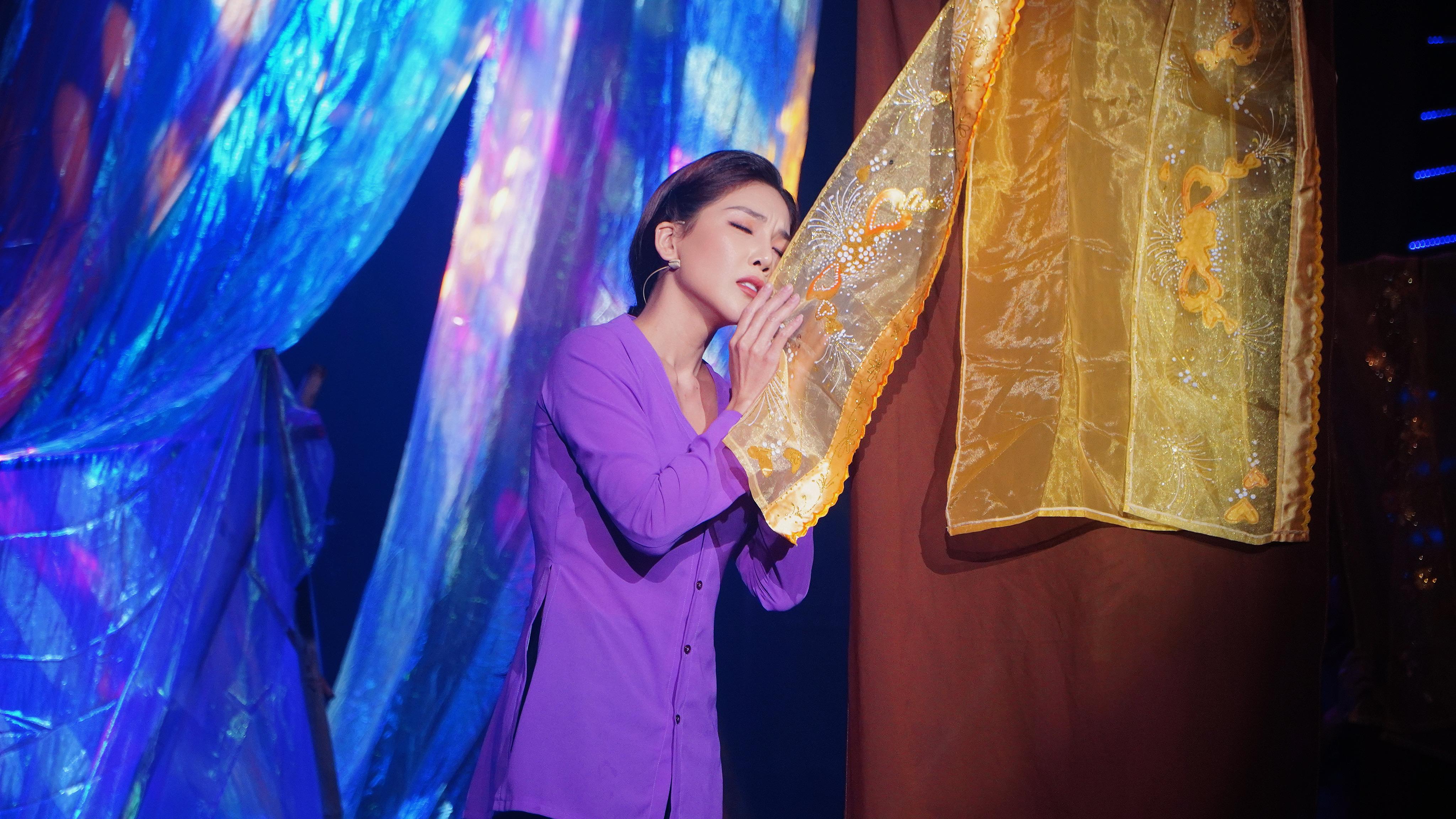 Mạnh Quỳnh bị thuyết phục bởi lối diễn xuất “đỉnh cao” của diễn viên Minh Luân
